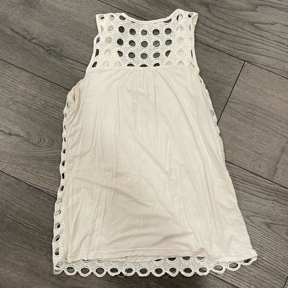 tank top - Picture 2 of 4